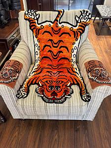 Hanging tiger mat