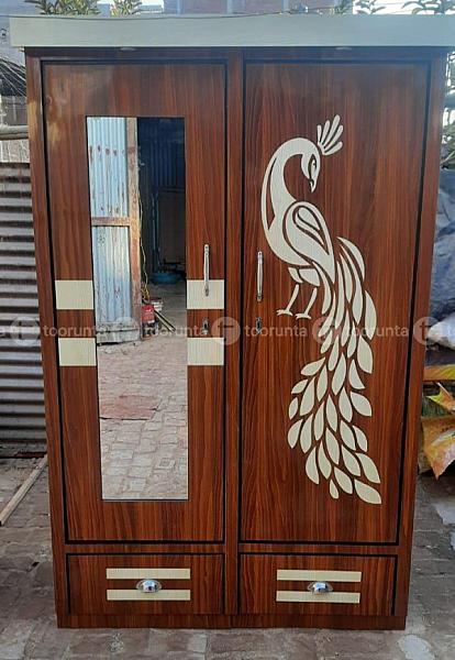 4/6 Medium Two Piece Wood Cupboard