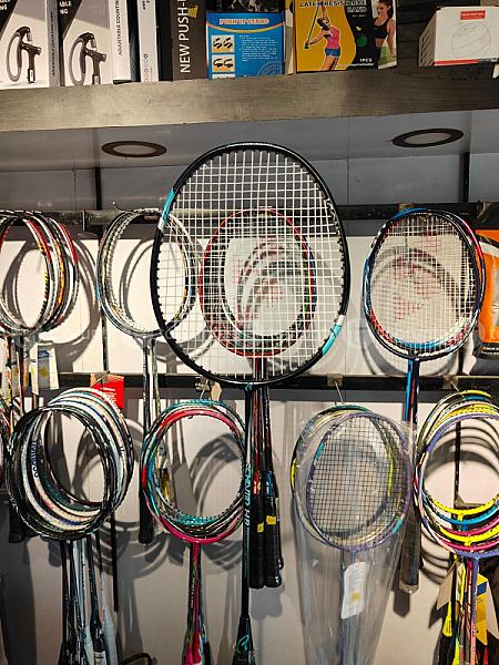Champ H8 Badminton
