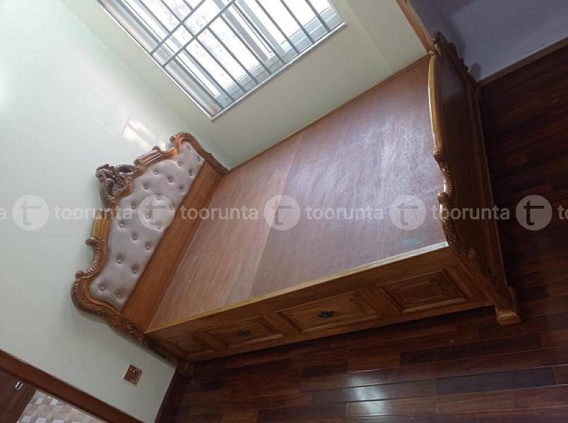Queen size bed