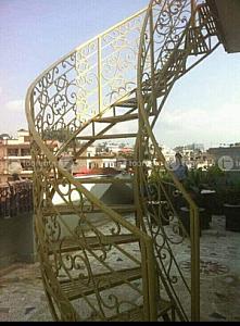 Helicon staircase