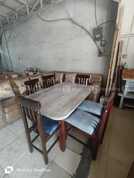 Dainig table