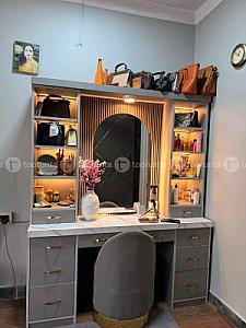 dressing table