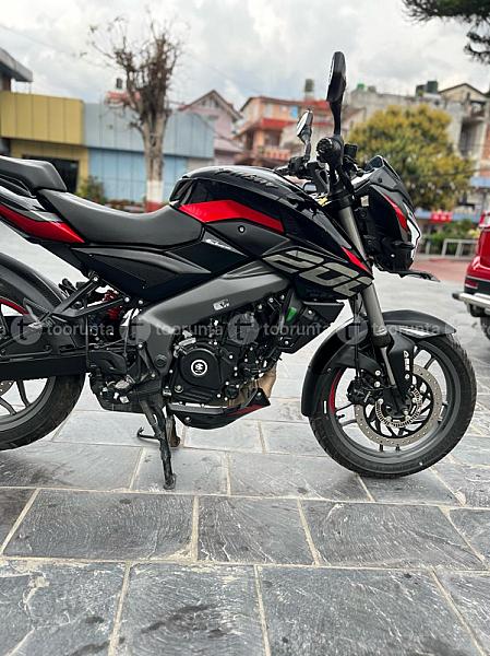 Bajaj Pulsar Ns200