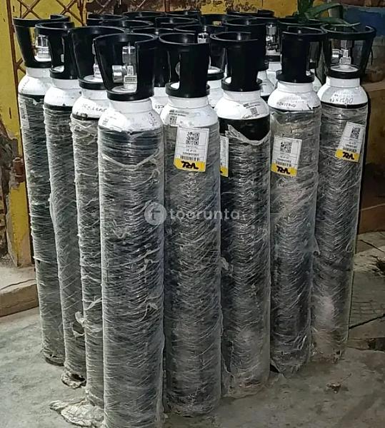 Cylinder B Type Oxygen Cylinder With Gas (10 Litres)