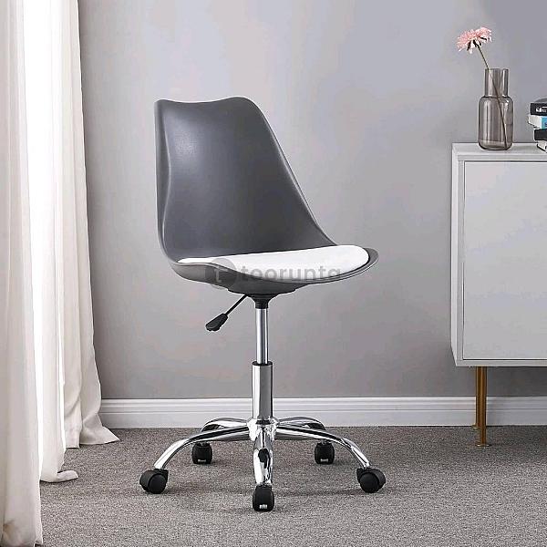 Jacobs Adjustable Swivel Office Chair – Black Castor Base