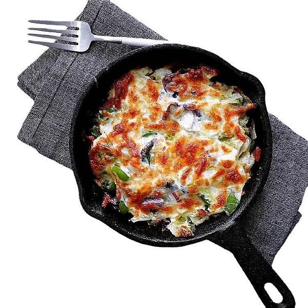 Heritage Cast Iron Skillet Pan | Traditional Cooking With Modern Versatility | From Stovetop To Oven To Table 10″